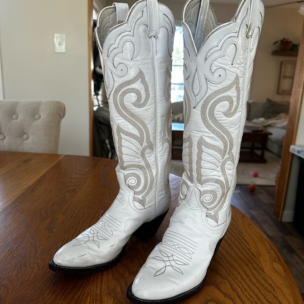 White Western Embroidered Cowboy Boots